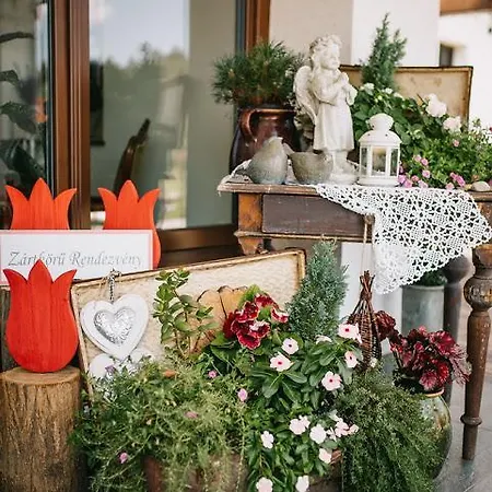 Deak Udvarhaz * Kakucs