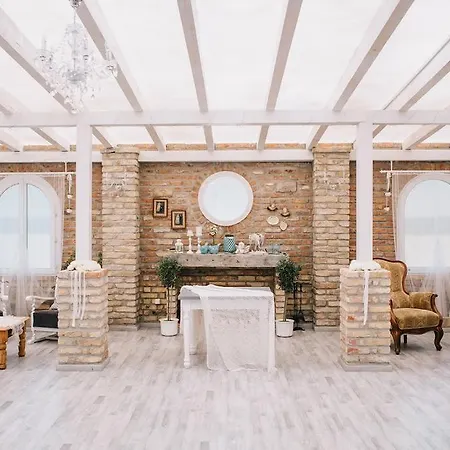 Deak Udvarhaz בית הארחה Kakucs