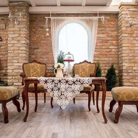 Πανσιόν Deak Udvarhaz Kakucs